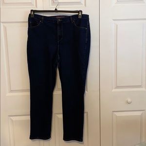 Dark blue jeans, 16 W, Gloria Vanderbilt